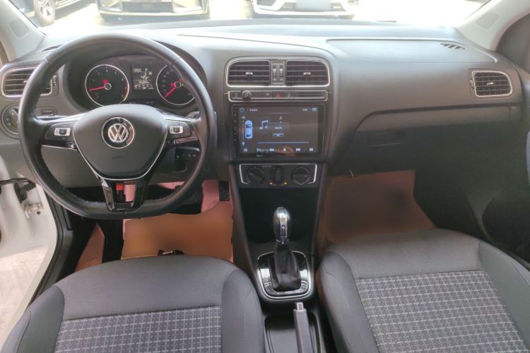 Used Volkswagen Polo 2018 1.5L Automatic Enjoyment Model Center Console