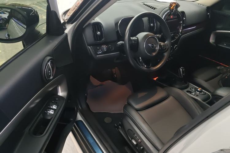 Used MINI Countryman 2022 1.5T COOPER ALL4 Connoisseur Driver Seat