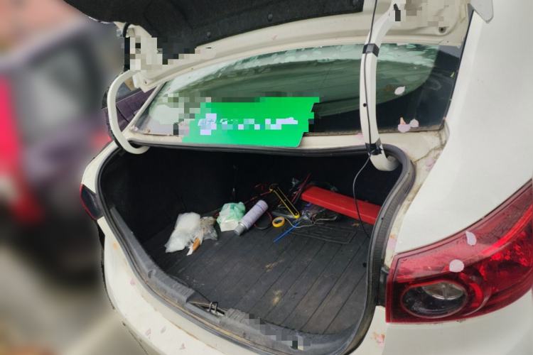 Used Mazda 3 Axela 2014 Sedan 1.5L Manual Comfort Model Trunk