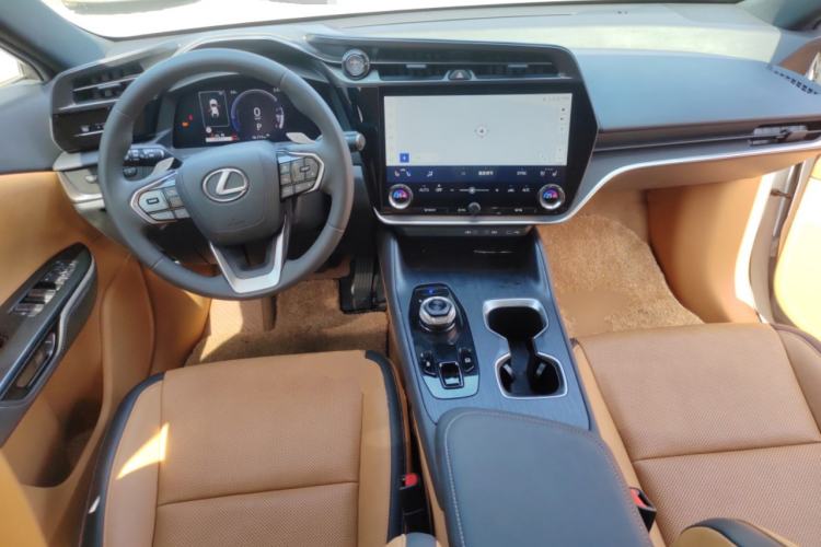 Used Lexus RZ 2023 450e All-Wheel Drive Luxury Edition Center Console