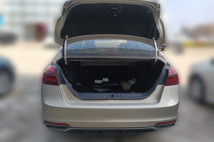 Used Geely Auto Emgrand 2019 Leading Edition 1.5L CVT Luxury Model China VI Standard Trunk