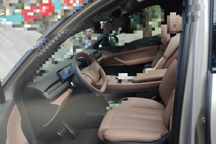 Used Nio ES8 2024 75 kWh Left Front Seat