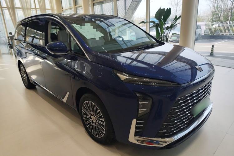 Used Buick GL8 New Energy 2024 Lu Zun Luxury Edition 6-Seater Front Right 45 Deg