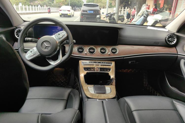 Used Mercedes-Benz E-Class 2020 Restyled E 300 L Sporty and Stylish Edition
