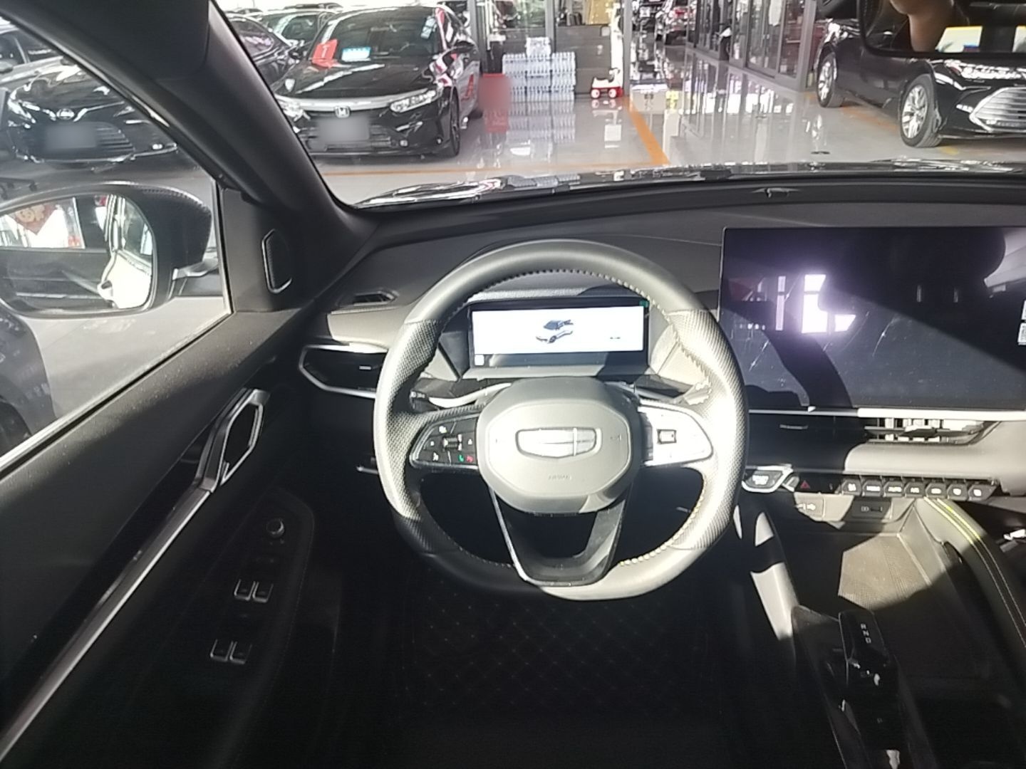 Geely Auto Coolray 2025 Bin Yue L 1.5T DCT Starlight Edition — снимка 13