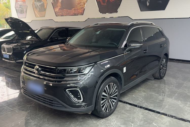 Used Volkswagen Tavendor 2023 330TSI Luxury Touring Edition