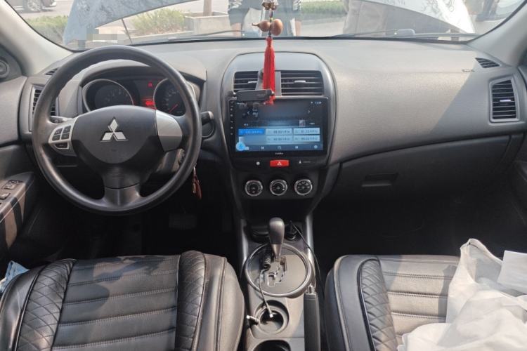 Used Mitsubishi ASX 2013 2.0L CVT Two-Wheel Drive Elite Edition Interior 2