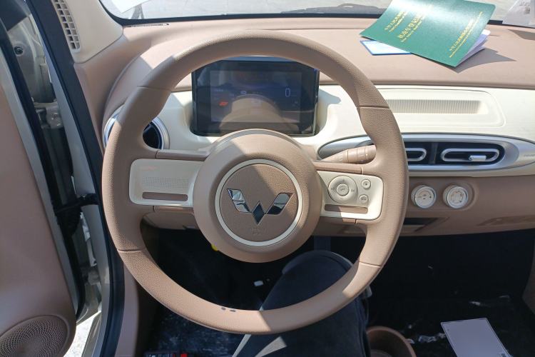 Used Wuling Hongguang MINIEV 2025 Four-Door Version Advanced Edition
