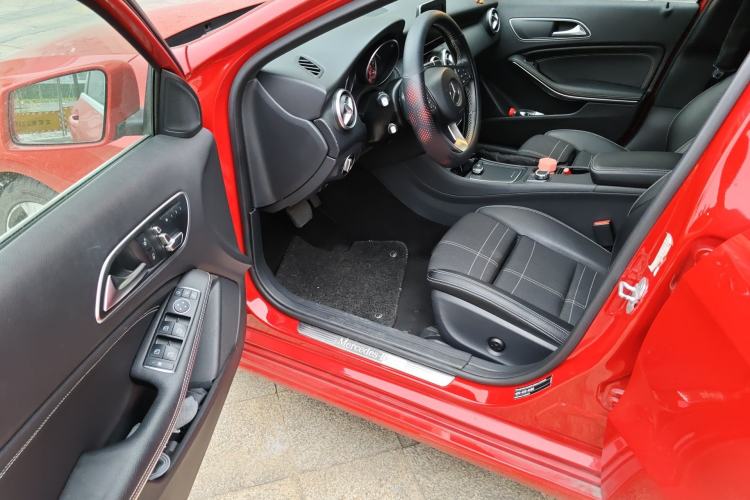 Used Mercedes-Benz A-Class 2016 A 200 Fashion Model Driver Seat