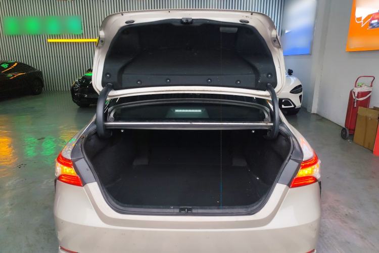 Used Toyota Camry 2021 2.0S FENGSHANG Edition
