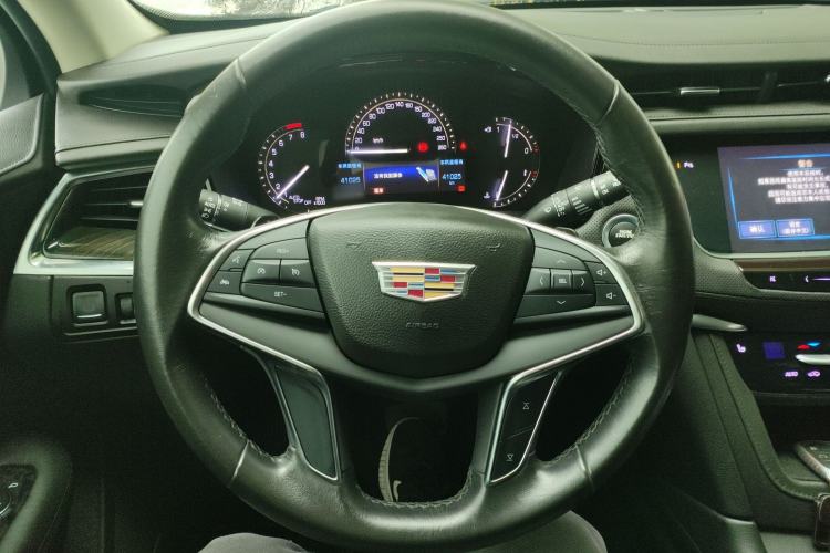 Used Cadillac XT5 2016 25T Luxury Model
