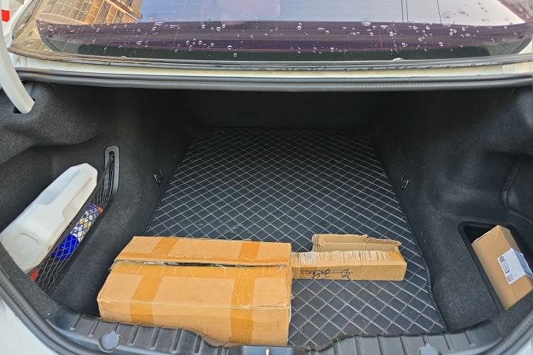 Used BMW 5 Series 2014 528Li Leading Model Trunk