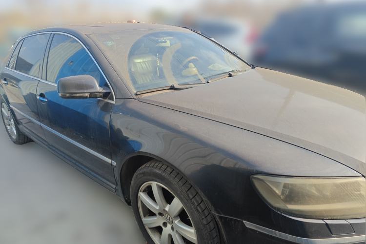 Used Volkswagen Phaeton 2011 3.6L V6 5-Seater Extended-Length Individual Edition Front Right 45 Deg