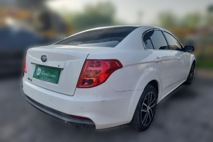 Used Bestune B50 2013 1.6L manual luxury version
