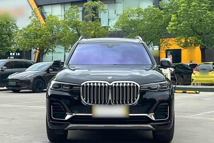 Used BMW X7 2020 xDrive40i Luxury Package with Leading Features