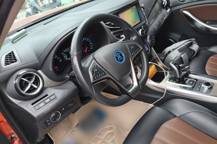 Used BYD Song New Energy 2017 Song DM 1.5TID All-Wheel Drive Luxury Model Steering Wheel