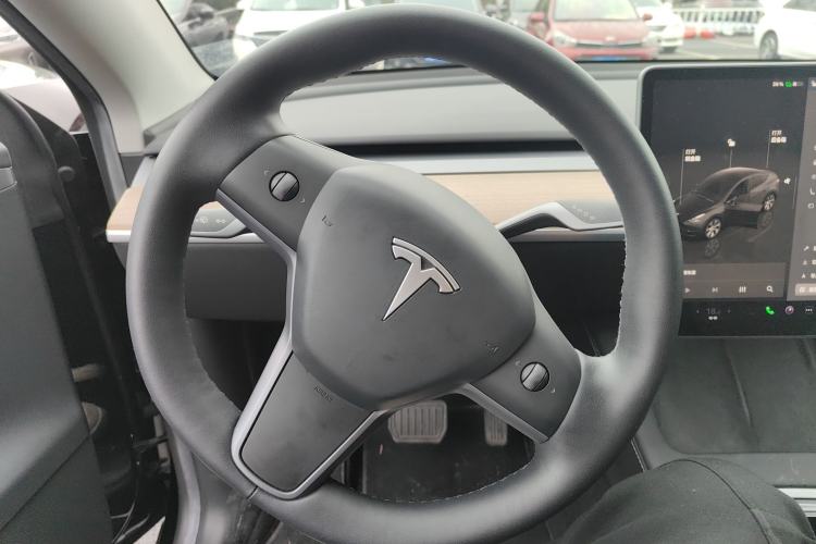 Used Tesla Model Y 2022 Rear-Wheel-Drive Version Steering Wheel