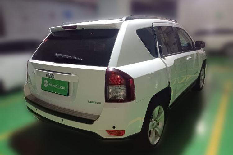 Used Jeep Compass 2011 2.4L four-wheel drive Comfort version Rear Right 45 Deg