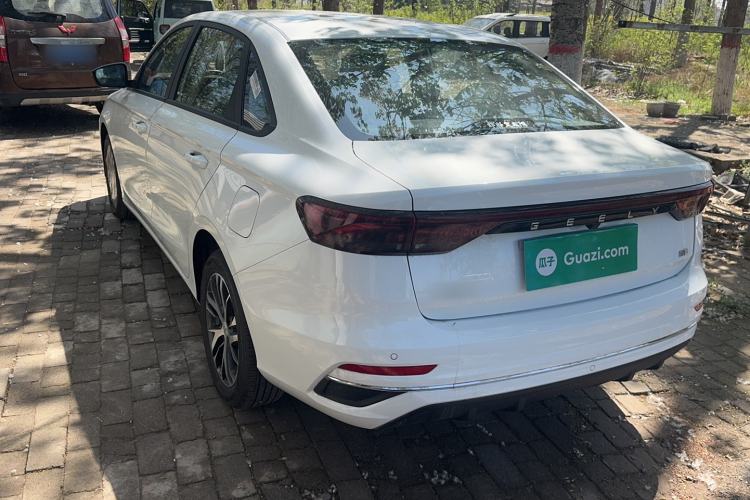 Used Geely Auto Emgrand 2026 Model 4th Generation 4 Millionth Anniversary Edition 1.5L CVT Overdrive Edition Exterior 1