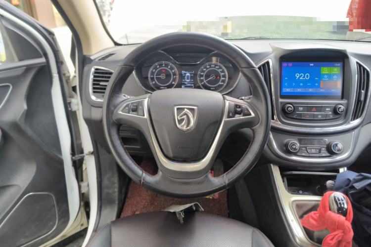 Used Baojun 560 2015 1.8L manual luxury version
