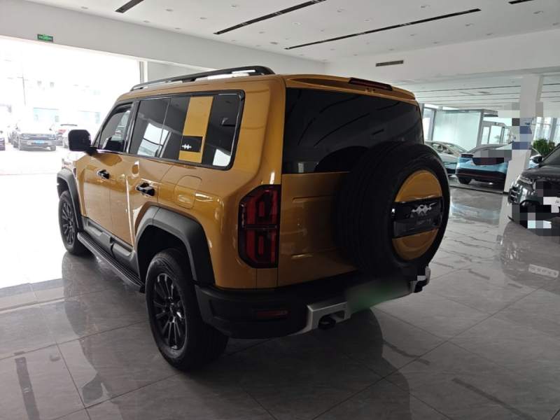 Used Formula Leopard 5 2023 Navigator Edition — 4