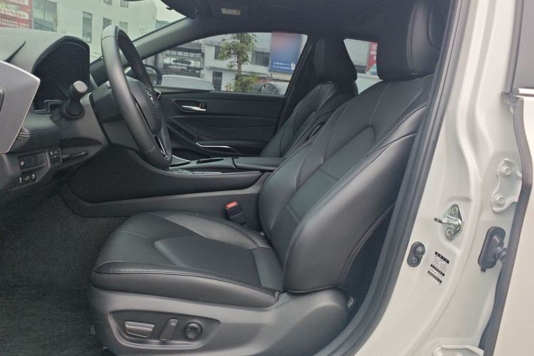 Used Toyota Avalon 2022 2.0L Luxury Edition Left Front Seat