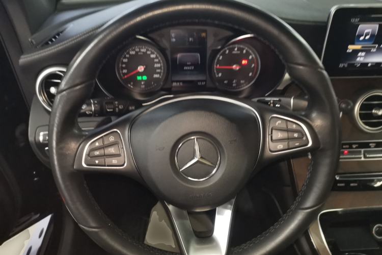 Used Mercedes-Benz GLC 2018 Refreshed GLC 300 4MATIC Dynamic Edition