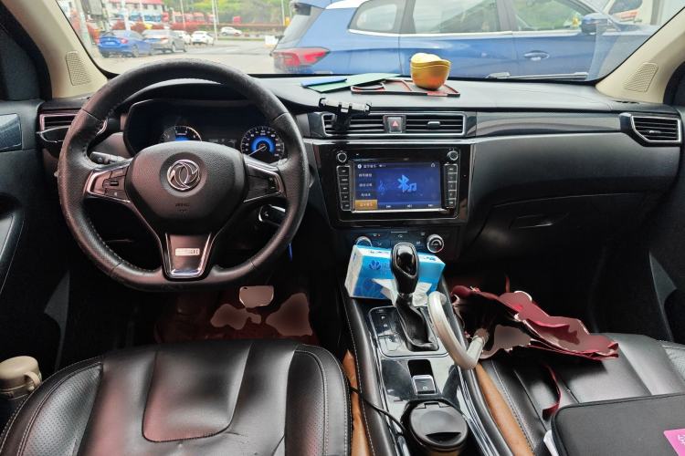 Used Dongfeng Fengon 580 2017 1.5T CVT Comfort Model Center Console