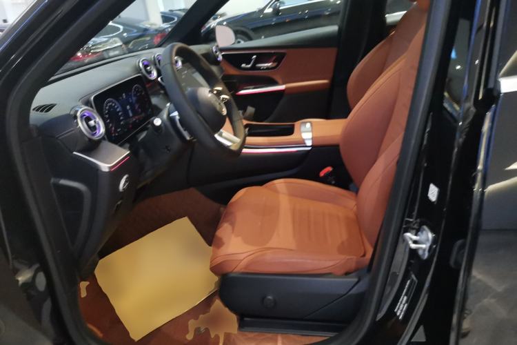 Used Mercedes-Benz GLC 2025 GLC 260 L 4MATIC Luxury Model Left Front Seat