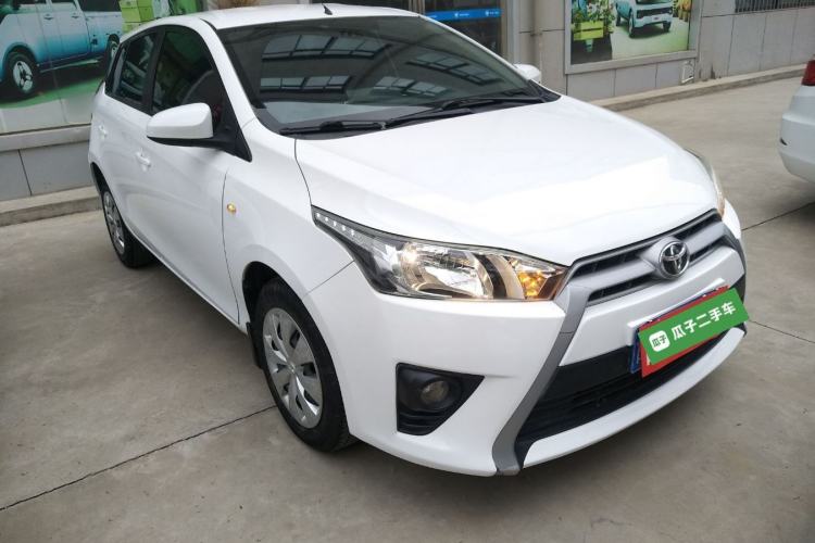 Used Toyota YARiS L Zhi Xuan 2015 1.5E Automatic Charm Edition Front Right 45 Deg