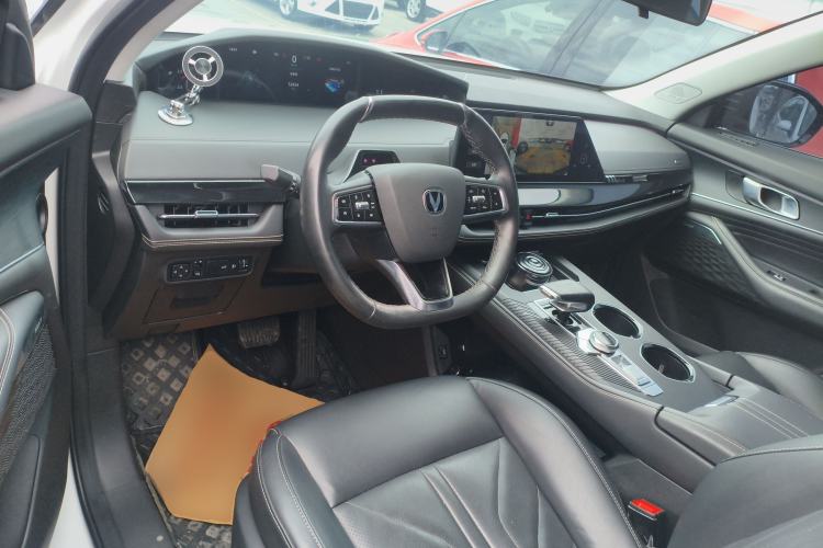 Used Changan UNI-K 2024 2.0T Two-Wheel Drive Enjoyment Version
