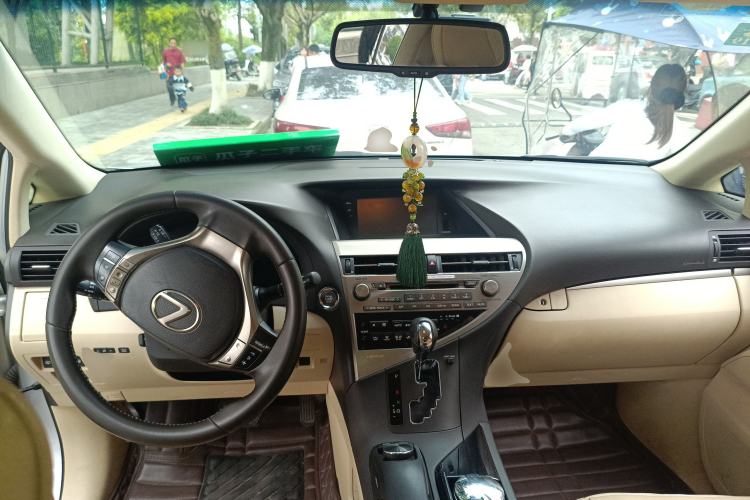 Used Lexus RX Classic 2012 270 Elegant Edition Center Console