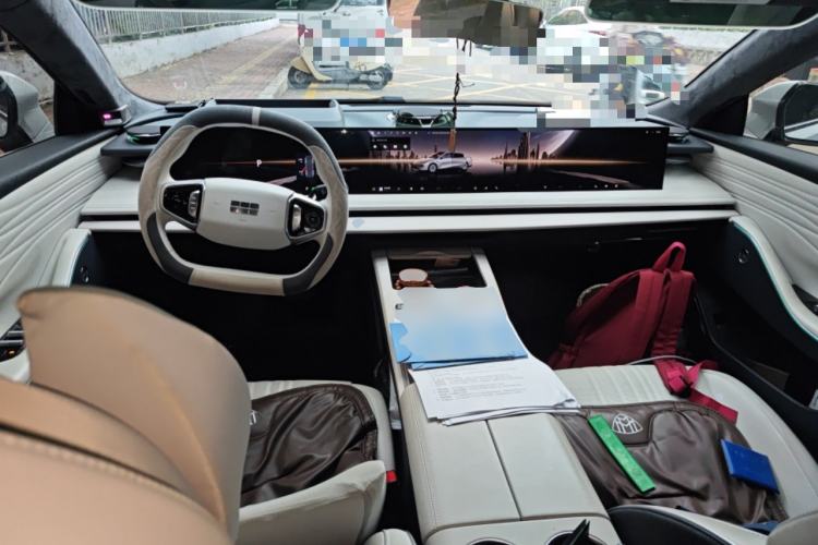 Used Geely Galaxy E8 2024 665 km Range Rear-Drive Starship Long-Range Version
