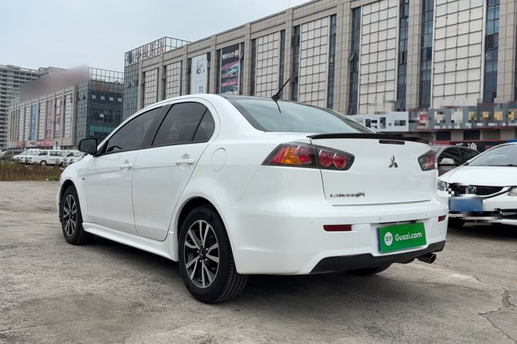 Used Mitsubishi Lancer EX 2016 1.8L CVT Black-and-White Retro Edition