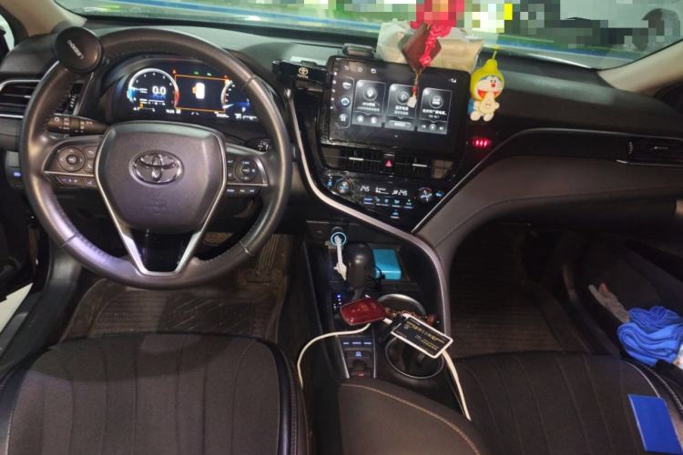 Used Toyota Camry 2021 2.5G Luxury Edition Center Console