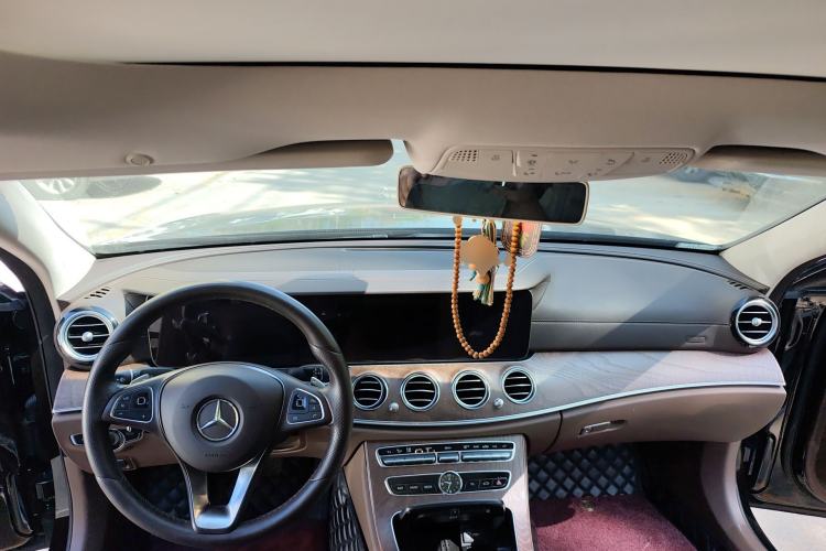 Used Mercedes-Benz E-Class 2018 Facelift E 300 L Luxury Edition Center Console