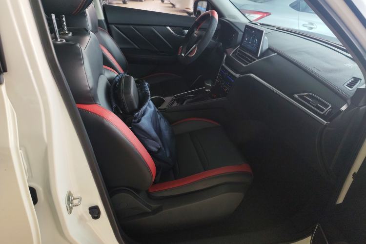 Used Venucia T60 2020 1.6L CVT Smart Drive Version China VI Standard
