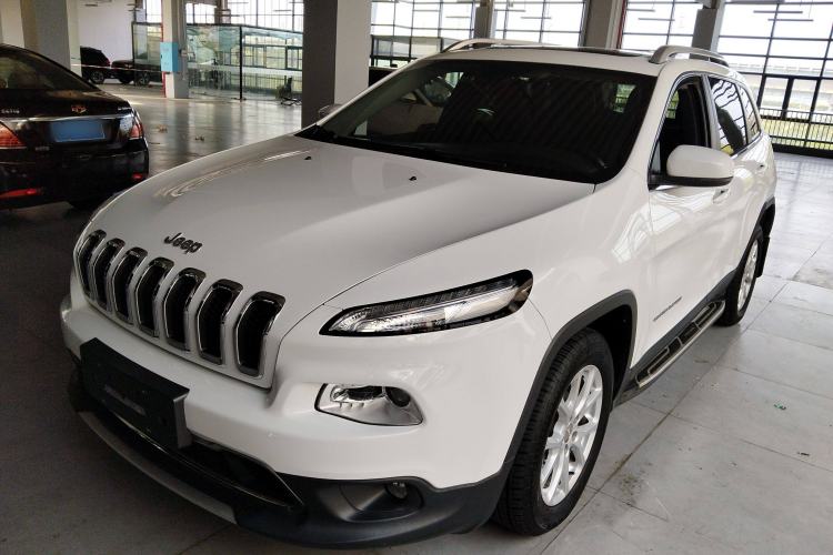 Used Jeep Cherokee 2017 2.0L Superior Edition