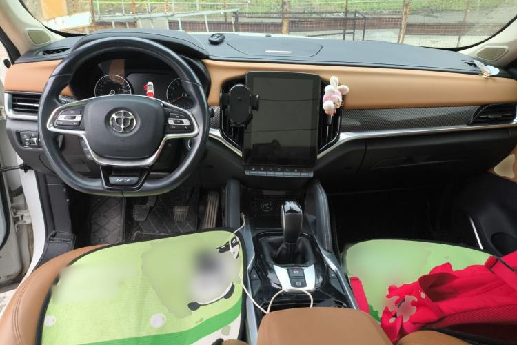 Used Brilliance V7 2018 280T Manual Luxury 5-Seater
