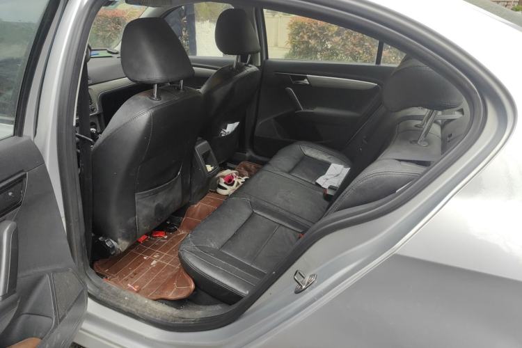 Used Volkswagen Lavida 2013 Revised Classic 1.6L Automatic Fashion Edition