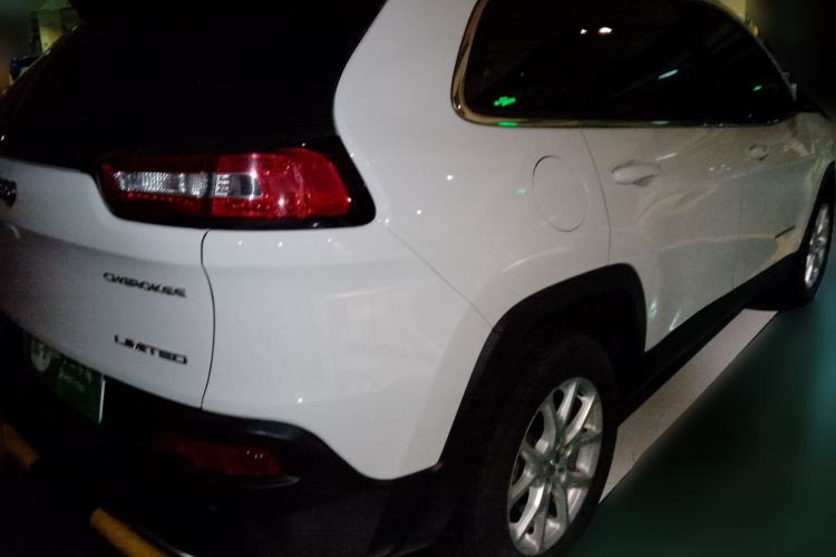 Used Jeep Cherokee 2017 2.0L Superior Edition