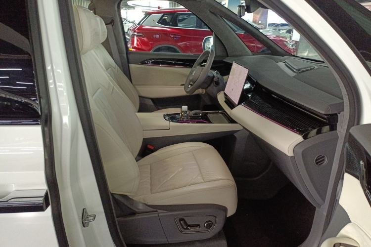 Used Zeekr 009 2024 Six-Seat Executive Version 4WD 108 kWh Right Front Seat