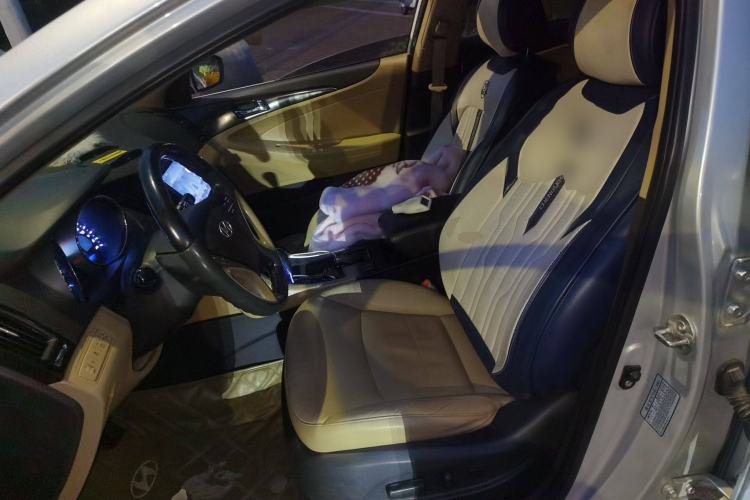 Used Hyundai Sonata 2011 2.0L Automatic Supreme Edition
