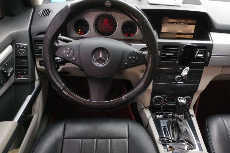 Used Mercedes-Benz GLK-Class 2011 GLK 300 4MATIC Luxury Model