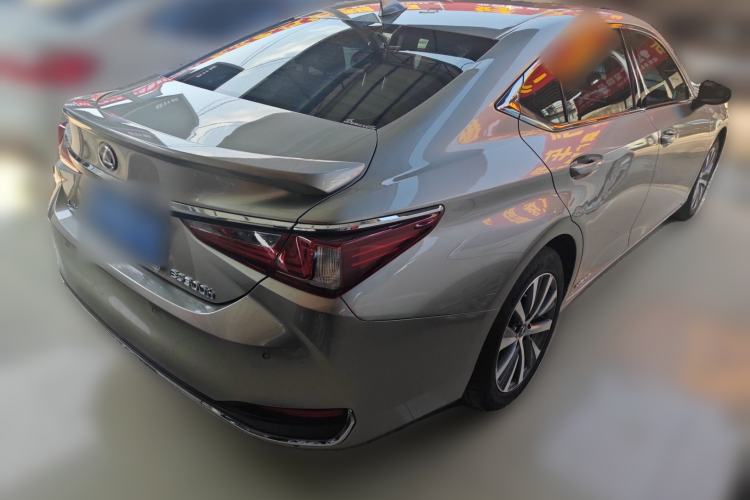 Used Lexus ES 2018 300h Premier Edition China VI Standard Rear Right 45 Deg