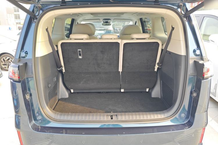 Used VOYAH Dream 2025 PHEV Four-Wheel-Drive Flagship Kunpeng Edition Trunk