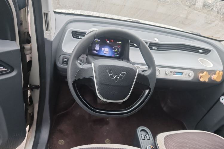 Used Wuling Hongguang MINIEV 2022 Macaron Premium Model – Lithium Iron Phosphate Steering Wheel