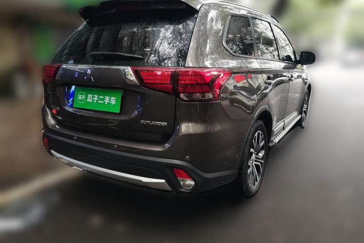 Used Mitsubishi Outlander 2018 2.0L Two-Wheel-Drive Jiale Edition 7-Seater
