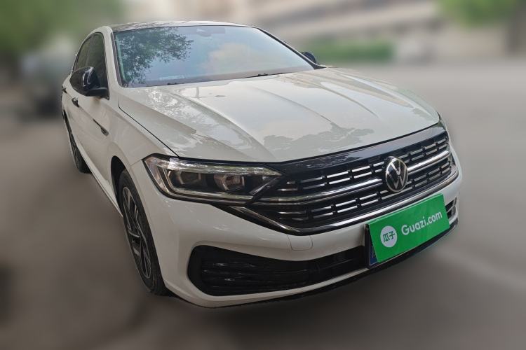 Used Volkswagen Sagitar 2025 Revised 300TSI DSG Excellence Edition Front Right 45 Deg