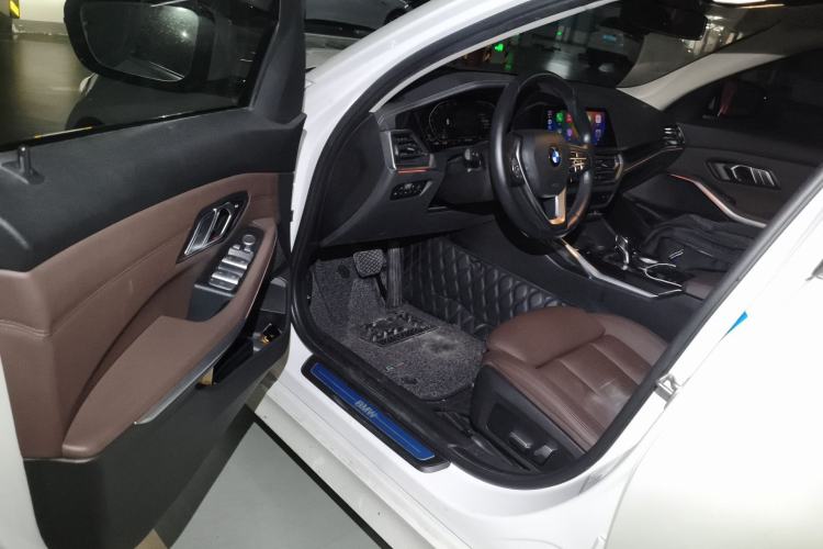 Used BMW 3 Series 2020 325Li First Edition Driver Seat